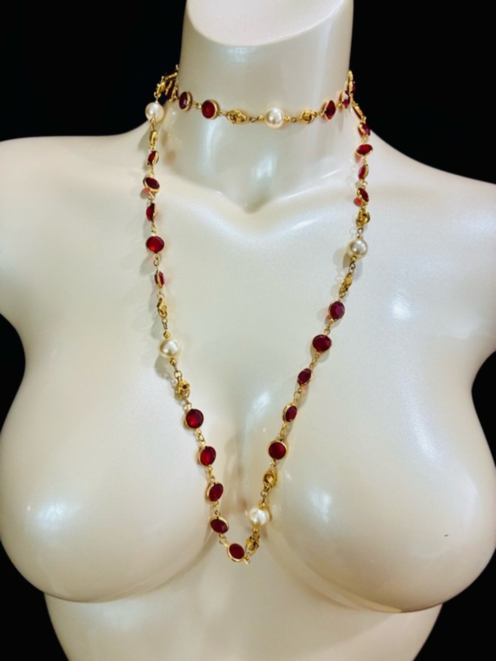 VTG Swarovski Long Gold Necklace with RED Bezeled Crystals and White Pearls